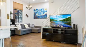 Chic Silver Lake Oasis with Breathtaking City Skyline Views, Private Rooftop & Garage - Image 2