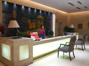 Dongfang Yuehai Hotel - Image 5