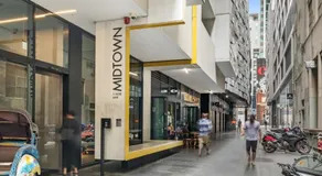 A Stylish & Comfy 2BR Apt Near Southern Cross - Image 5