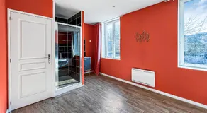 Studio Chic N2 avec Jacuzzi - Image 5