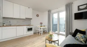 Cosy Apartment with Balcony by Noclegi Renters - Image 3