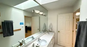 Cozy Private Deluxe Quadruple Family Room - Image 2