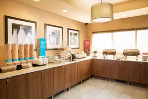 Hampton Inn & Suites Seattle-Downtown - Image 5