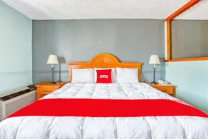 Garden Cove Hotel Suites - Image 2