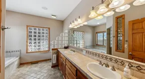 Artisan Chalet - Image 2