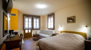 Rentinia Inn - Image 2