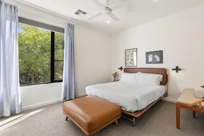 Stylish 3-Bed Townhouse Near City Fringe - Image 2