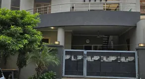 Lyallpur Home Stay - Image 2