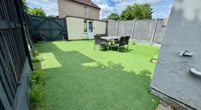 2 Bedrooms Ground floor House, Kitchen, Reception and Private Garden, Parking - Image 4