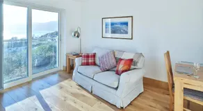 Red Watch Apartment - Image 2