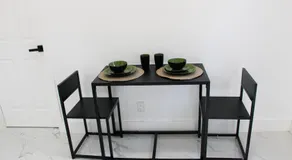 MG Realty Luxury Stay - Image 4