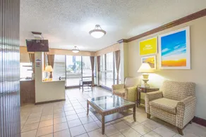 OYO Hotel Baton Rouge Mid City - Image 2