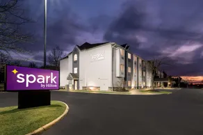 Spark by Hilton Sterling Dulles Airport - Image 2