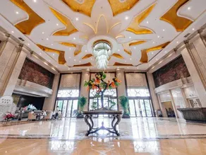 Galactic Garden International Hotel - Image 4
