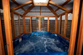 Pet Friendly Modern Zen Studio Retreat with Hot Tub - Image 3