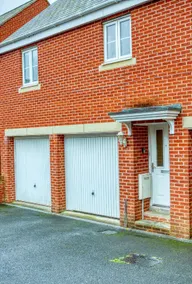 OPP Apartments HW -Contractors, M5 link, Sowton, Exeter City, free parking&Wifi - Image 5