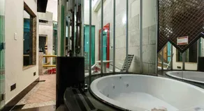 Status Motel - Image 5