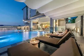 Buri Sriphu Hotel - Image 2