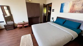End of the road - New - Pvt room with jacuzzi - Image 2