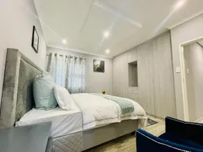 Cozier Glitz - Image 2