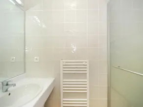 Villa a Saumane con Piscina e Golf - Image 2