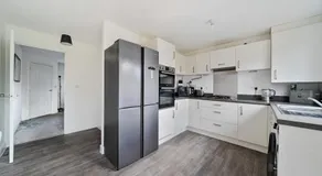 Strikingly Stylish Exeter Retreat - Modern 3-Bed - Image 3