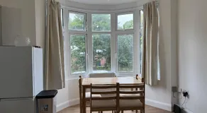 Beddington Serviced Accommodation - Image 5