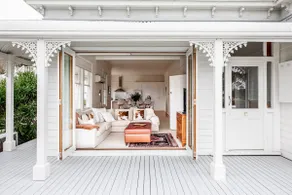 Bridport Beach House - Image 3