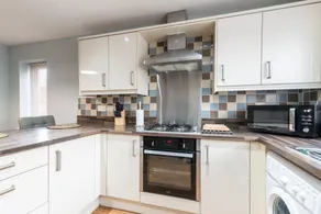 Prime location 3 bed House - Image 4