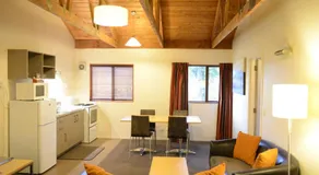 The Hobbit Motorlodge - Image 2