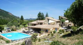 Mas des Collines Gîte avec Vue Montagnes & piscine - Image 4
