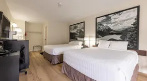 Super 8 by Wyndham Golden - Image 2