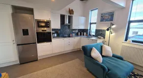 Fore Street Hideaway 1 bed-Free Parking-Brand New - Image 3