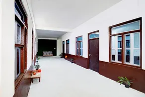 SPOT ON by OYO Hotel Lakshya Ghatampur - Image 5