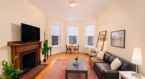 Centrally Located Back Bay 1 Bedroom - Image 2