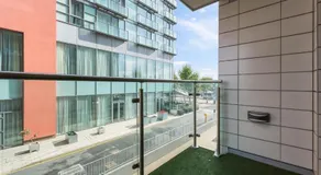 The Oxygen Apartment near Canary Wharf, Excel & O2 - Image 5