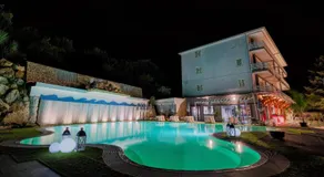 Lux Home & Garden - Image 4