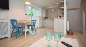 STABLES Stylish comfortable peaceful cottage with parking and outdoor space - Image 4