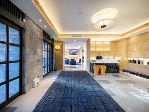 Mehood Lestie, Qingdao Qingdao Jiaodong Airport Jiaozhou Baolong Plaza - Image 3