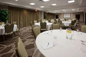 Holiday Inn Express & Suites New Liskeard - Image 4