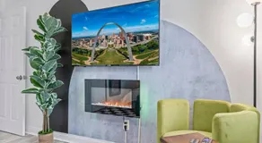 Abstract Haven | Stylish 1BR by Tower Grove - Image 3
