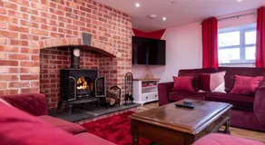 Caer Fedwen Barns Cariad Spacious self catering 3 bed Group Getaway Luxury Cottage with Private Hot Tub - Image 2