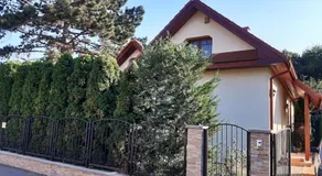 House w little tropical garden - Image 4