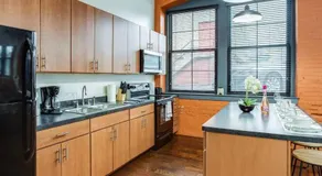 Centric NY Style Loft w/King bed - Image 5