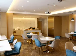 Starway Hotel Xi'an Banpo Metro Station - Image 3