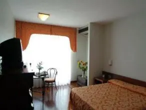 Hotel Ghironi - Image 2