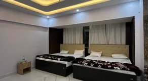 Hotel S K - Image 5