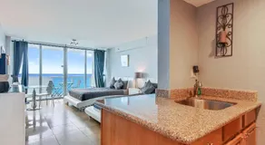 Castle 828 Oceanfront view with balcony, pool, tennis, beach access and free parking! - Image 4