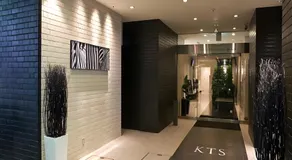 Hamilton Hotel Black - Image 3