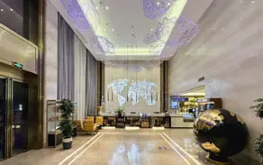 Kyriad Marvelous Hotel Hezhou Wanda Plaza - Image 4